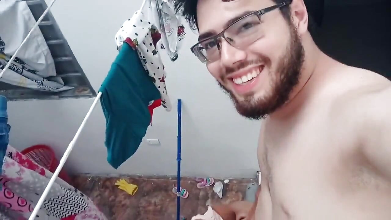 Neuk de buurvrouw die erg heet is met een hele grote kont - deel 19