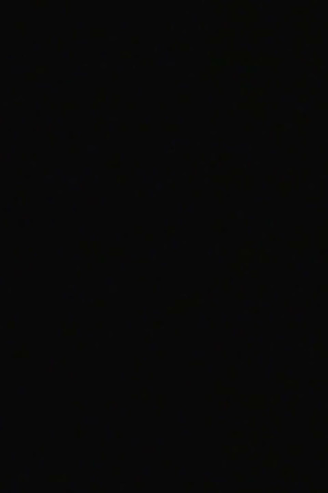 Dubbele penetratie was te veel voor haar, dus neukten ze om de beurt haar strakke kontgaatje