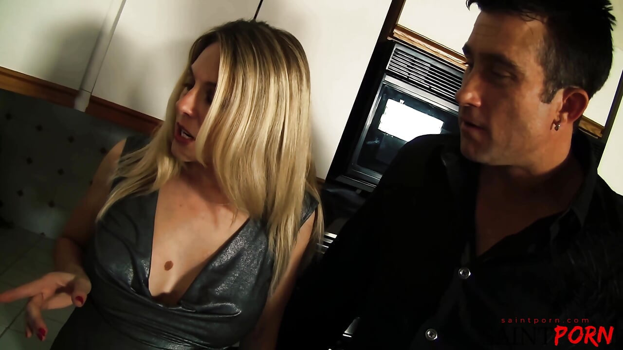 Un couple punit la baby-sitter pour avoir utilisé un vibromasseur