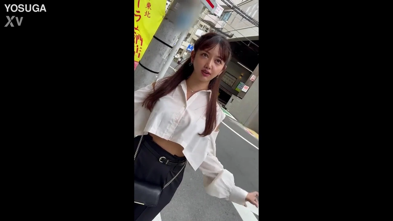 Bölüm 2 [18 yaşındaki Aktif Model] dergi kapaklarında düzenli olan 18 yaşındaki Filipinli yarı aktif model. Bir Japon kadın