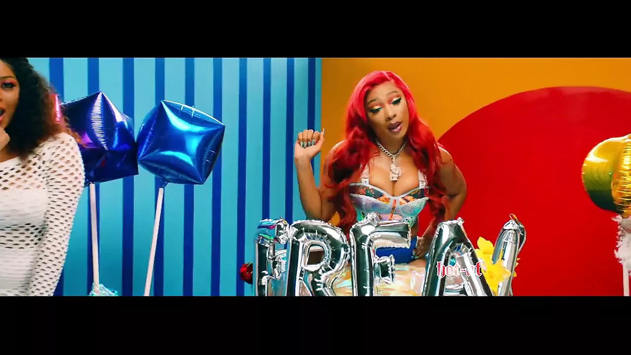 Megan thee 종마 - latex 페티쉬 pmv - big ole freak