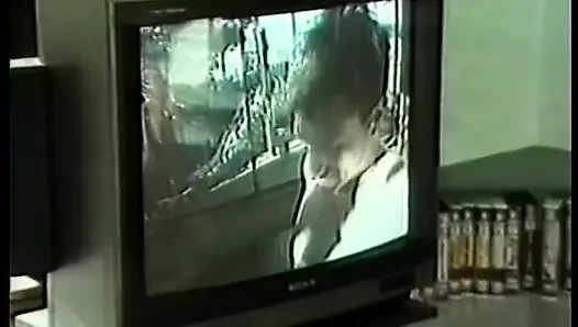 Pelacur sange dipuasin sama dua teman gaynya