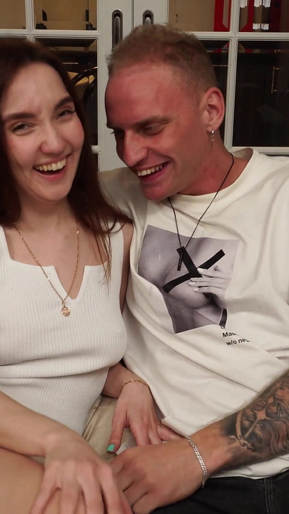 Suami didobel penetrasi sama pria lain untuk pertama kalinya