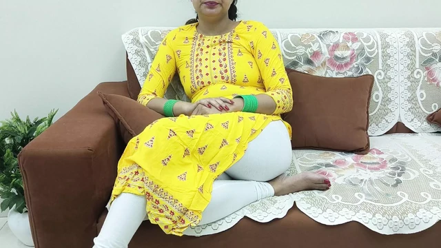 Indian step mom and step son ka illegitimate wala pyar beta se chudwa kar apna yaar bana liya Hindi dirty talk sarababhi 6