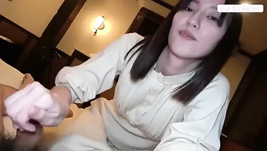 Keindahan langsing paling jangkung dan paling menakjubkan kembali, mengubah setiap saat menjadi godaan murni