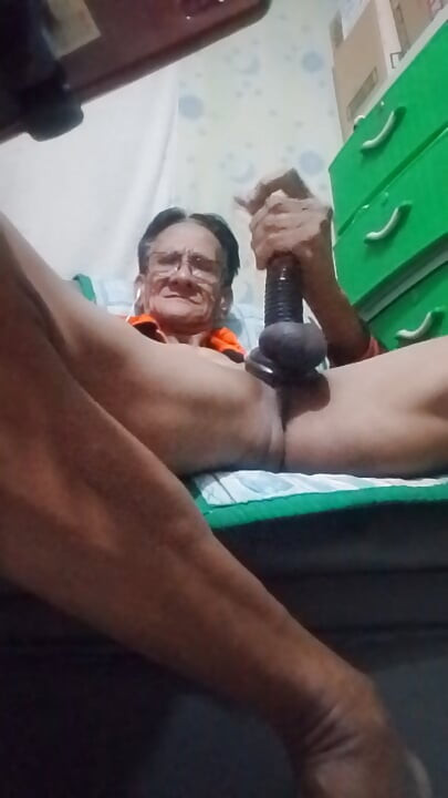 Rileks sendirian dipuasin sama aku