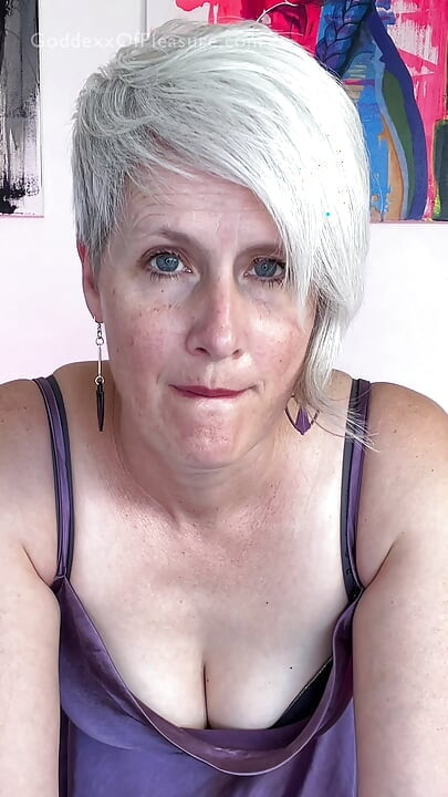 StepMommy Shows Off Her New Dress and Lets You Cum In Her Pussy (JOI Countdown)