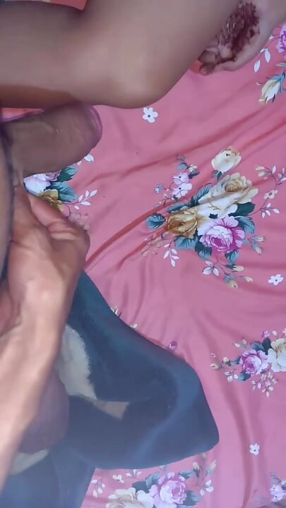 Nieuwe Nepalese video. De vriendelijke buurvrouw. Majja Aaiyo Chimiki ko Budi Lai.