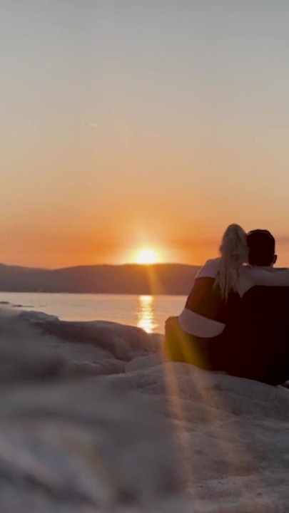 วันพระอาทิตย์ตกและสุริยคราสจบลงด้วยเย็ดในห้องโรงแรม - คู่รักมือสมัครเล่นตัวจริง คลิป 1