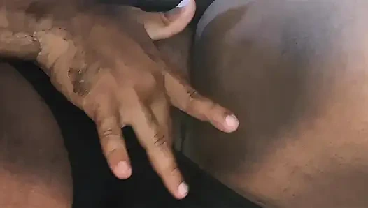 Пастор помазывает киску верных и заставляет замужнюю верующую кончить как шлюху в рот