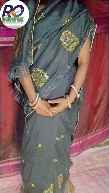 India Desi bhabhi sari enlève son doigt aux filles nues