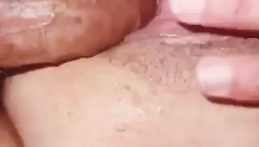 Tante bahenol ini muncrat berkali-kali sampai banjir sperma!