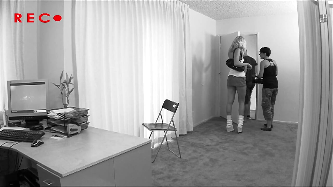 흑인 대물 자지에게 따먹히는 핫한 금발 밀프