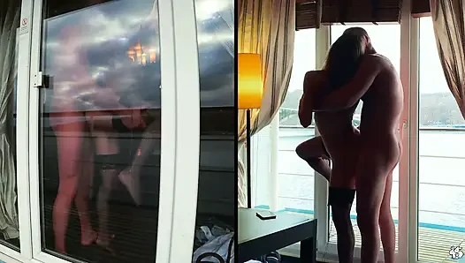 True amateurs - mia entfesselt eine leidenschaftliche blowjob-show, bevor sie den schwanz ihrer partnerin tief in ihrem mund begrüßt