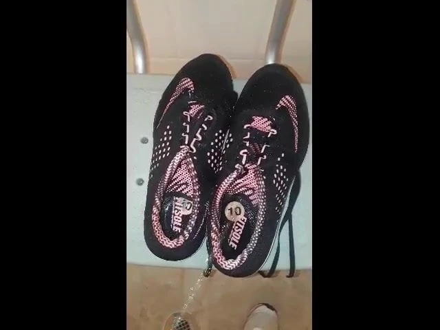 net fans nikes in shower