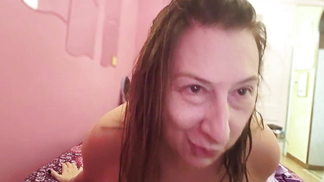 Veronica Rossi porno tanrıçanı senin için duştan yeni çıkarıyor