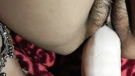 Tinny neha dorfmädchen neha weiß abspritzen auf muschi