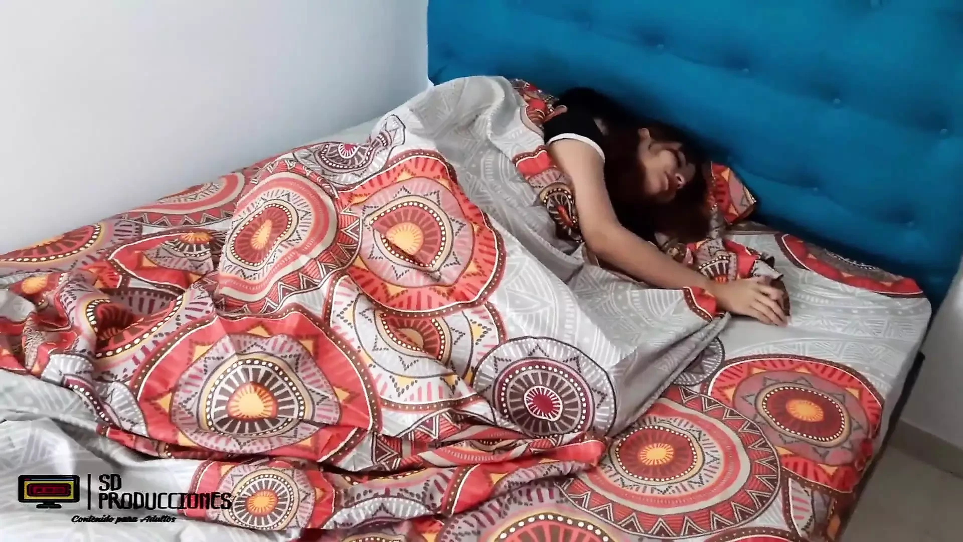 ลูกพี่ลูกน้องชายของกูมาพัก - หนังโป๊ในสเปน