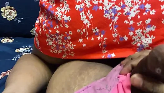 Menyetubuhi adik tiri setelah mandi