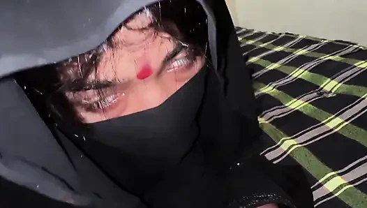 Pacarku sama aku beberapa waktu yang lalu, dan sekarang aku harus sama orang asing