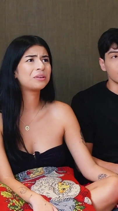 MI NUEVO NOVIO ME FOLLA POR EL CULO Y MI MADRASTRA TAMBIÉN QUIERE ANAL | Clip 2
