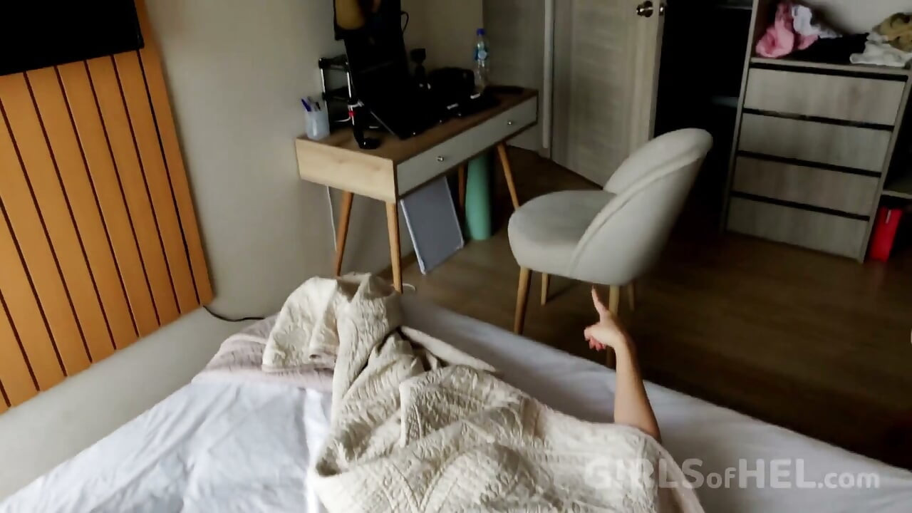 Eating Pussy While Taking a Break From Editing Porn