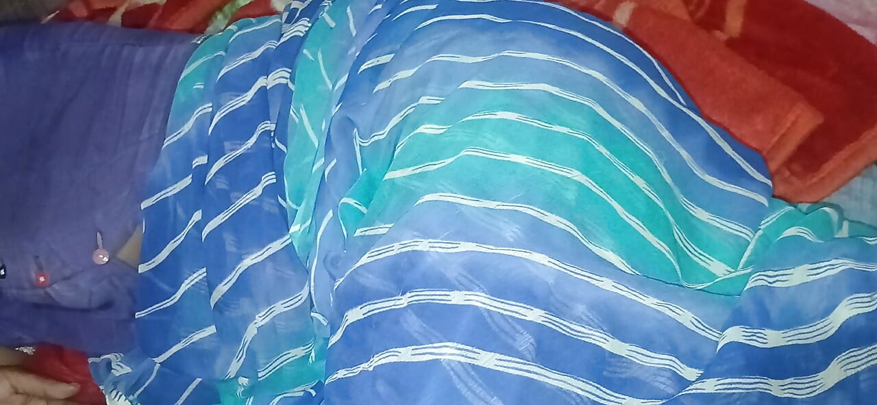 Indian Village Desi Aunty Ki Raat Mein Ghori Bana Kar Paani Nikal Diya - Tight Chut Se Squirt Kiya Homemade Hindi Audio