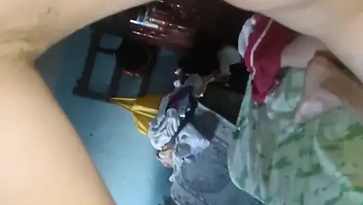 İşten yorgun olduğum üvey babam beni seviyor ve içimde bırakıyor