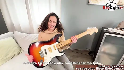 Deutsche Squirt Queen abgeholt am Bahnhof vom User und Ohne kondom gefickt