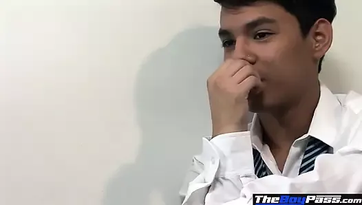 Des garçons gays colombiens baisent après les cours