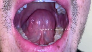 Feticismo della bocca - video di bocca di Cody con vista sul lago 1