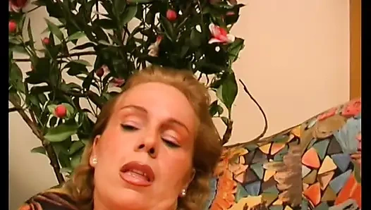 Geile maus Lilli macht es selbst