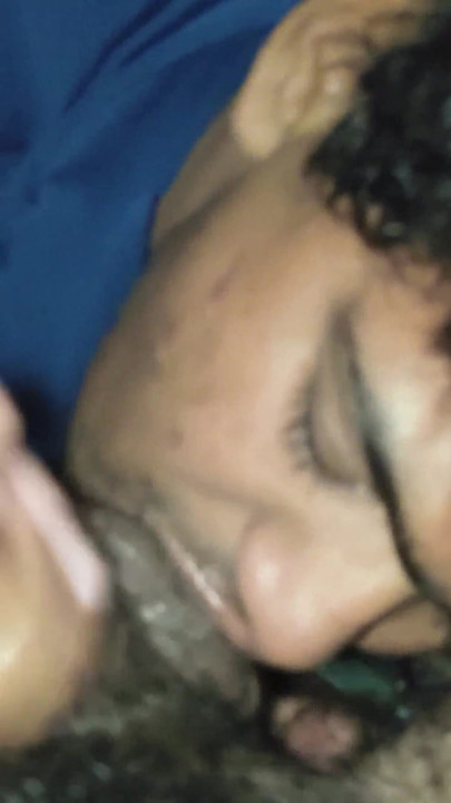 インドのホットなデシが深く吸い込み、私の穴を激しく突く、満ちて楽しんでください | クリップ 2