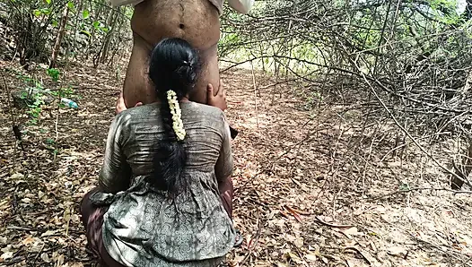 Ibu rumah tangga nyepong kontol di luar ruangan