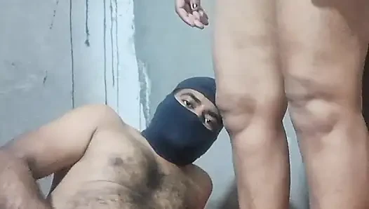 Lustvolle richa zieht sperma aus dem schwanz desi-pornostar heraus