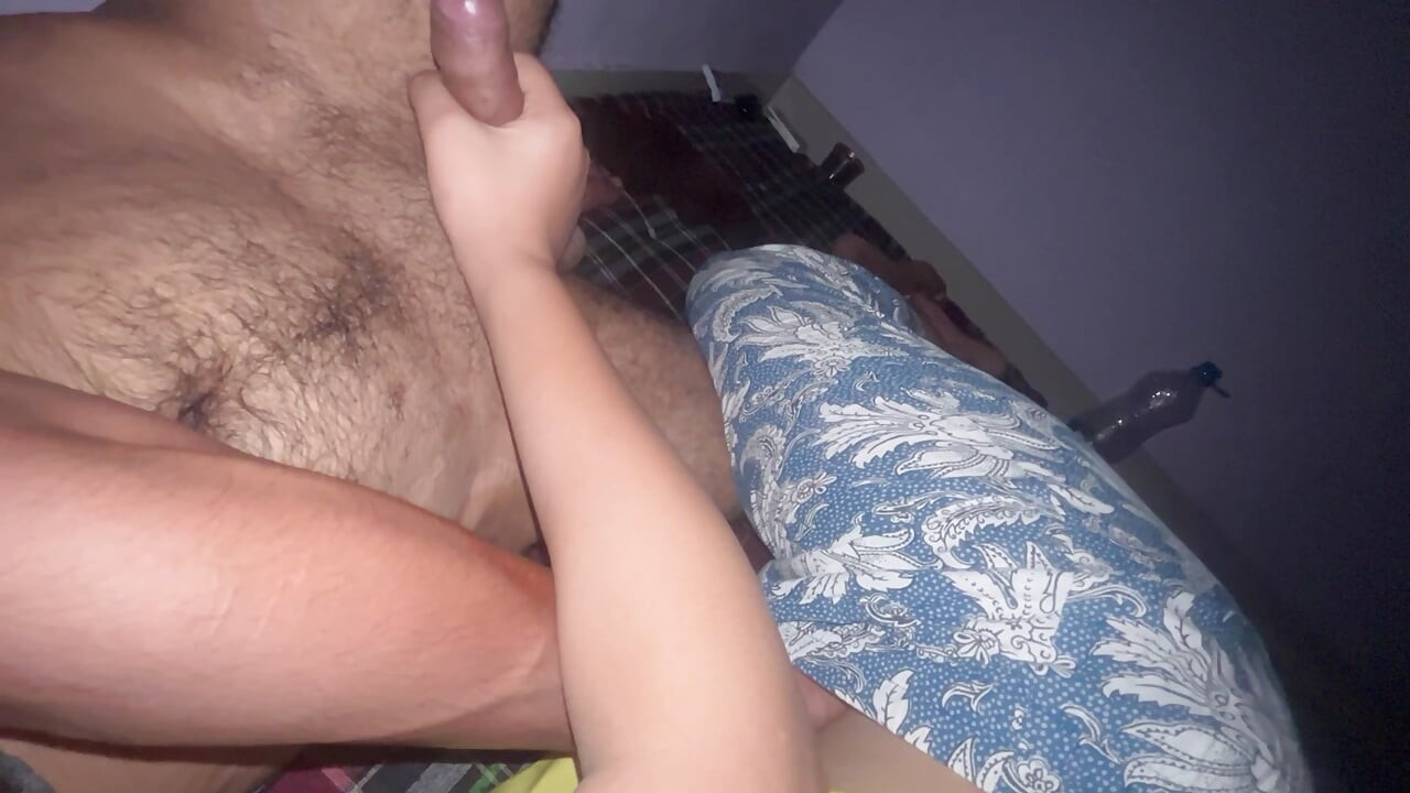 Veliki kurac dok dijelim loše noću