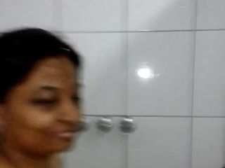 Gaberial ashruf niegrzeczna pod prysznicem