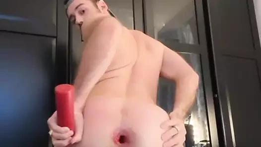 Faggot Maik van Kleef bereidt zijn neukgaatje voor alpha piemels voor