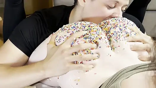 I prepared a cake with my own ass! Are you a fan of sweet ass white girl?