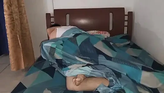 Indian mature woman fucks in her bombay house with her lover a Thai guy