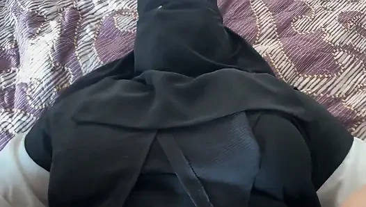 Syrische MILf im hijab bekommt eine ladung sperma in ihre muschi
