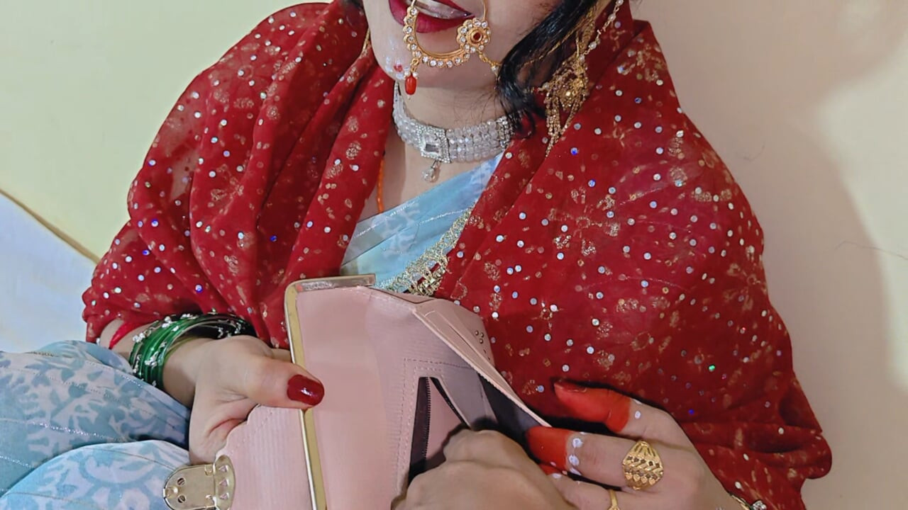 Beautiful 18+ hot girl first time sex with StepSister with Hindi Audio Indian sex
