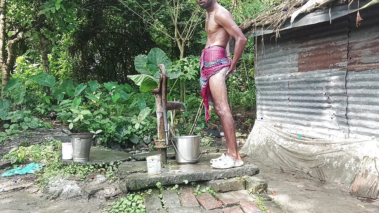 Indian mature Shower open place desi style..
