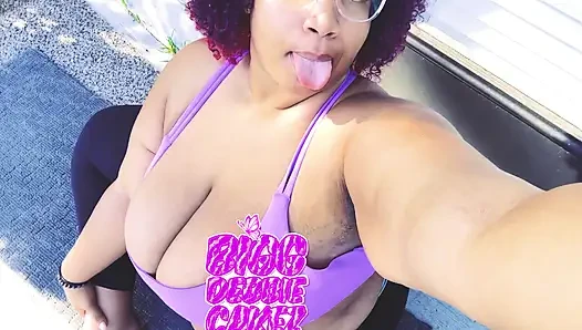 Bbw cantik memamerkan barang-barangnya