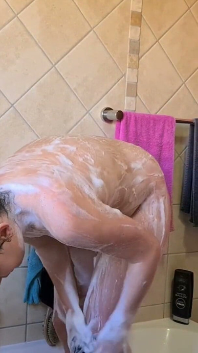 Big ass small boobs slut enjoys a warm soapy bath, close ups | Clip 1