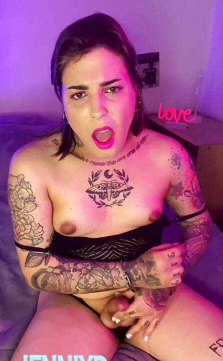 戴着手铐打手枪