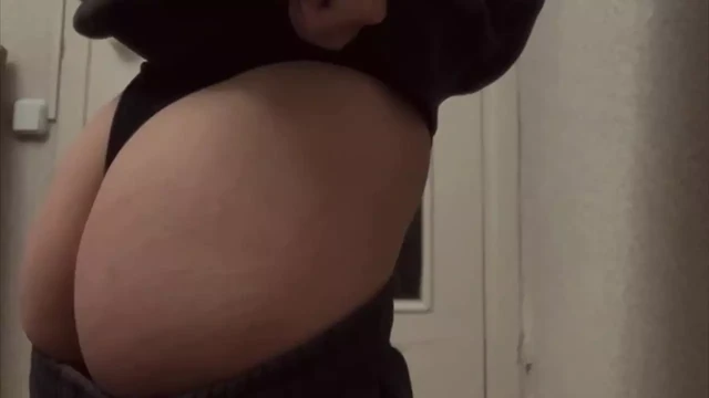 Before leaving the house I decided to touch myself