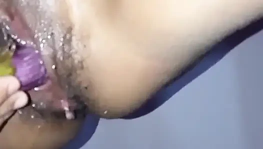 Sri Lankalı evli kadın amcık fışkırtıyor ve osuruyor