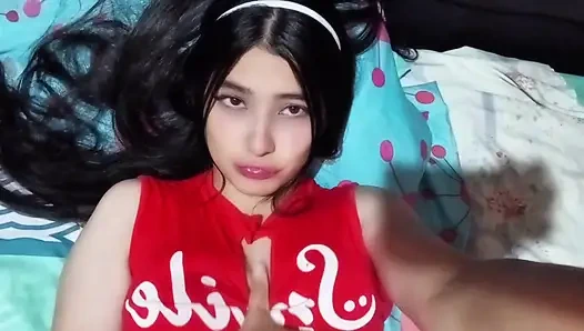 Порноактриса делает видеозвонок с поклонником из Колумбии