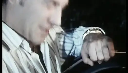 Итальянское винтажное порно: Cicciolina делает незабываемый минет